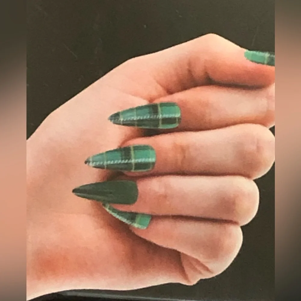 3 for $10 Green plaid style stiletto shape glue on nail extensions‎ new FREE